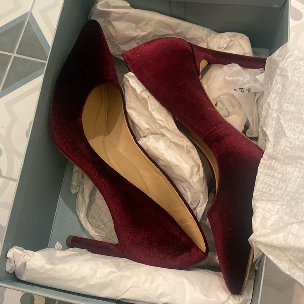 Antonio melani garnet velvet heels